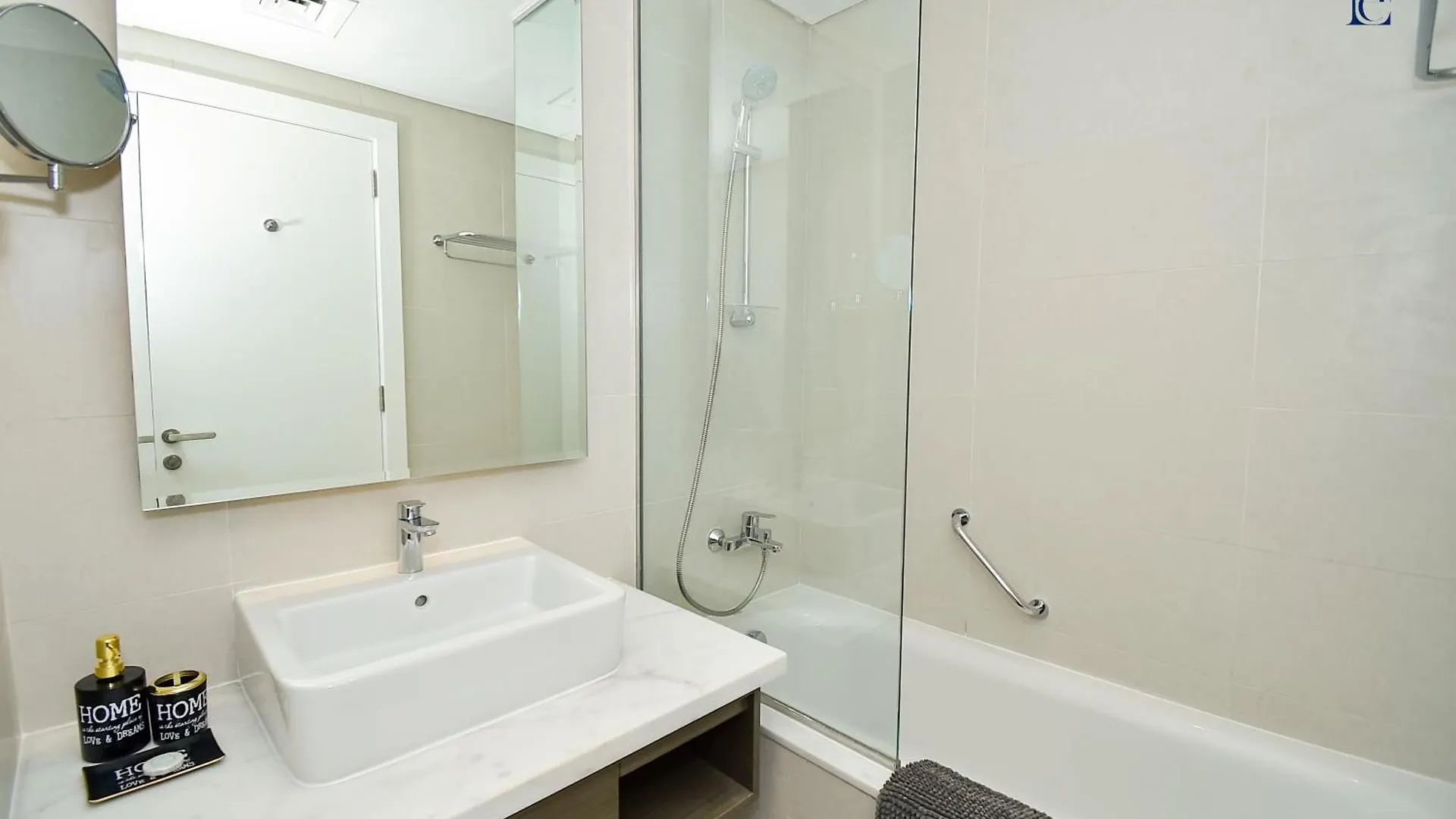 Luxury Escapes - Damac Maison Prive - Canal View Studio Apts - Near Dubai Mall Apartment
