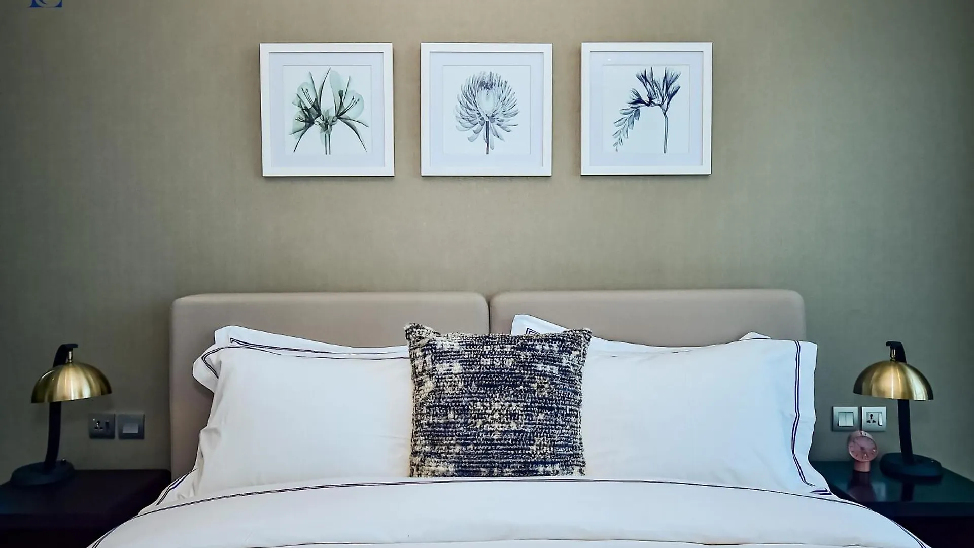 Luxury Escapes - Damac Maison Prive - Canal View Studio Apts - Near Dubai Mall 0*,  United Arab Emirates