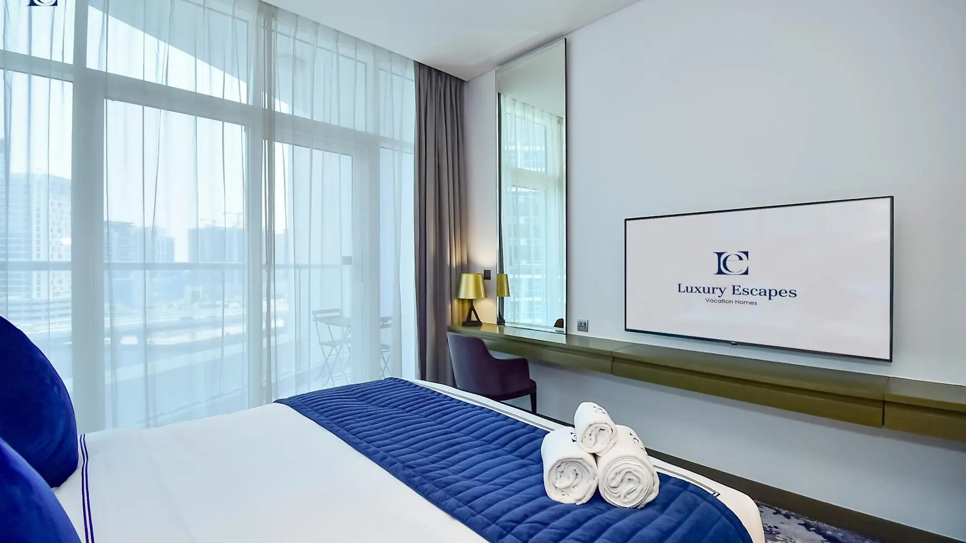 Luxury Escapes - Damac Maison Prive - Canal View Studio Apts - Near Dubai Mall