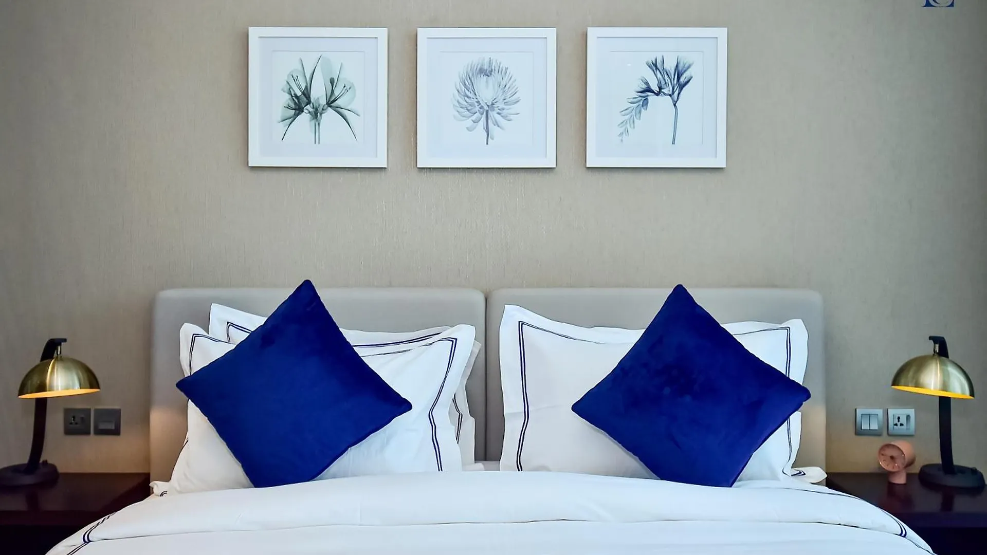 Luxury Escapes - Damac Maison Prive - Canal View Studio Apts - Near Dubai Mall