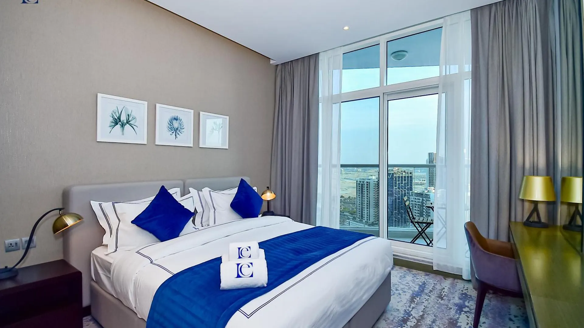 Luxury Escapes - Damac Maison Prive - Canal View Studio Apts - Near Dubai Mall
