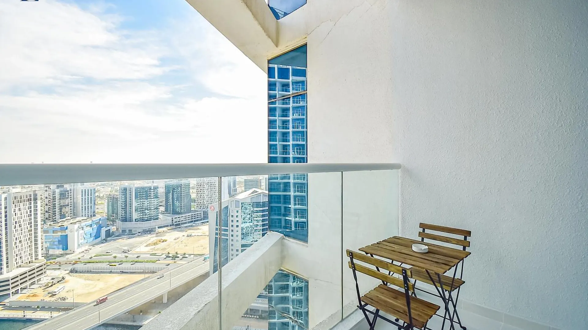 Luxury Escapes - Damac Maison Prive - Canal View Studio Apts - Near Dubai Mall Appartement
